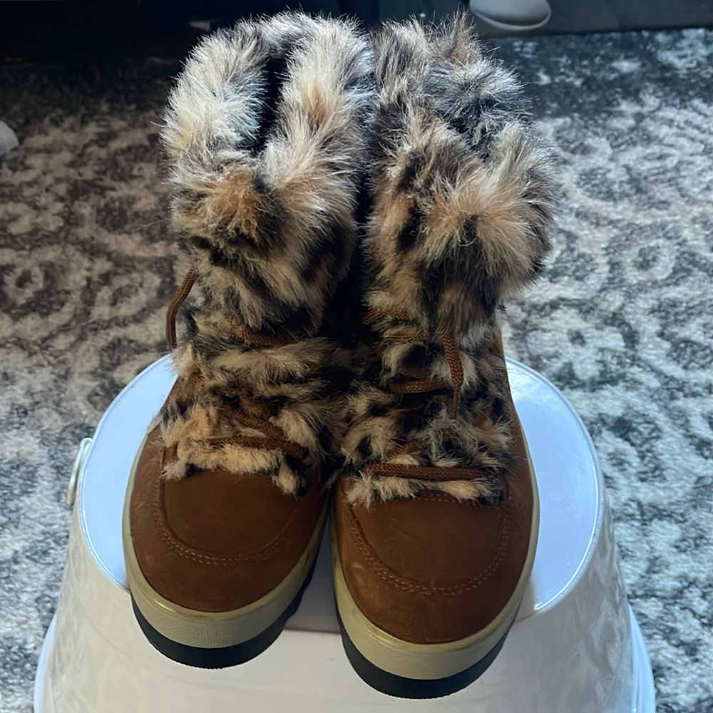 Cougar waterproof boots size 7
